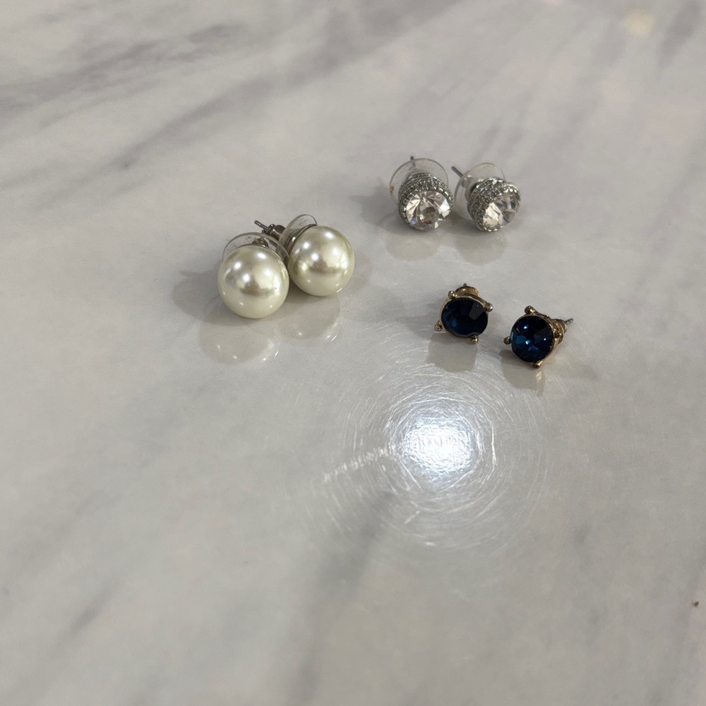 Large stud earring lot